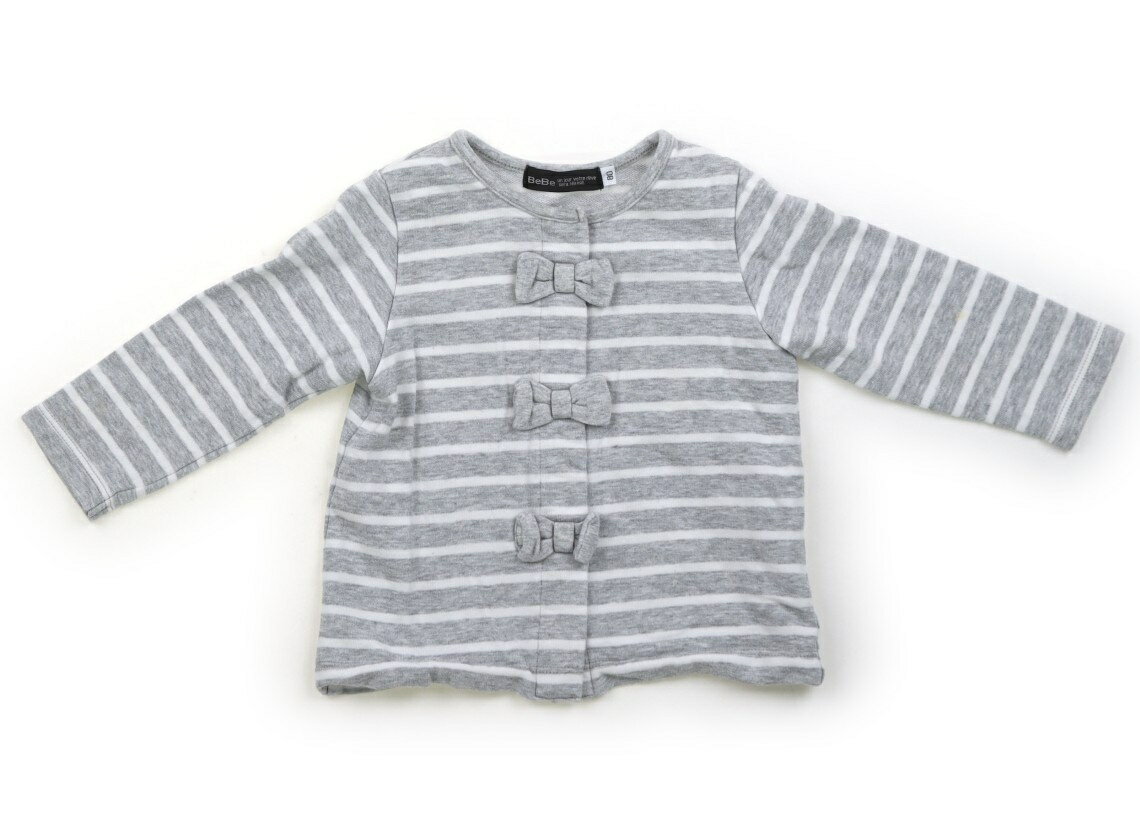 　ブランド 　BeBe(べべ) 　カテゴリー 　カーディガン 　サイズ 　80サイズ 　色 　グレー、白 　状態 　★★★ 　記名 　なし 　ジャンル 　Girl 厚手カットソー生地。スナップボタン留め。Tシャツとパンツがセットだったようですが欠損しています。全体に型崩れ、やや毛羽立ちがあります。袖に薄く茶色い汚れが複数あります。 ＊【状態】【サイズ】に関しての詳しい説明はこちら