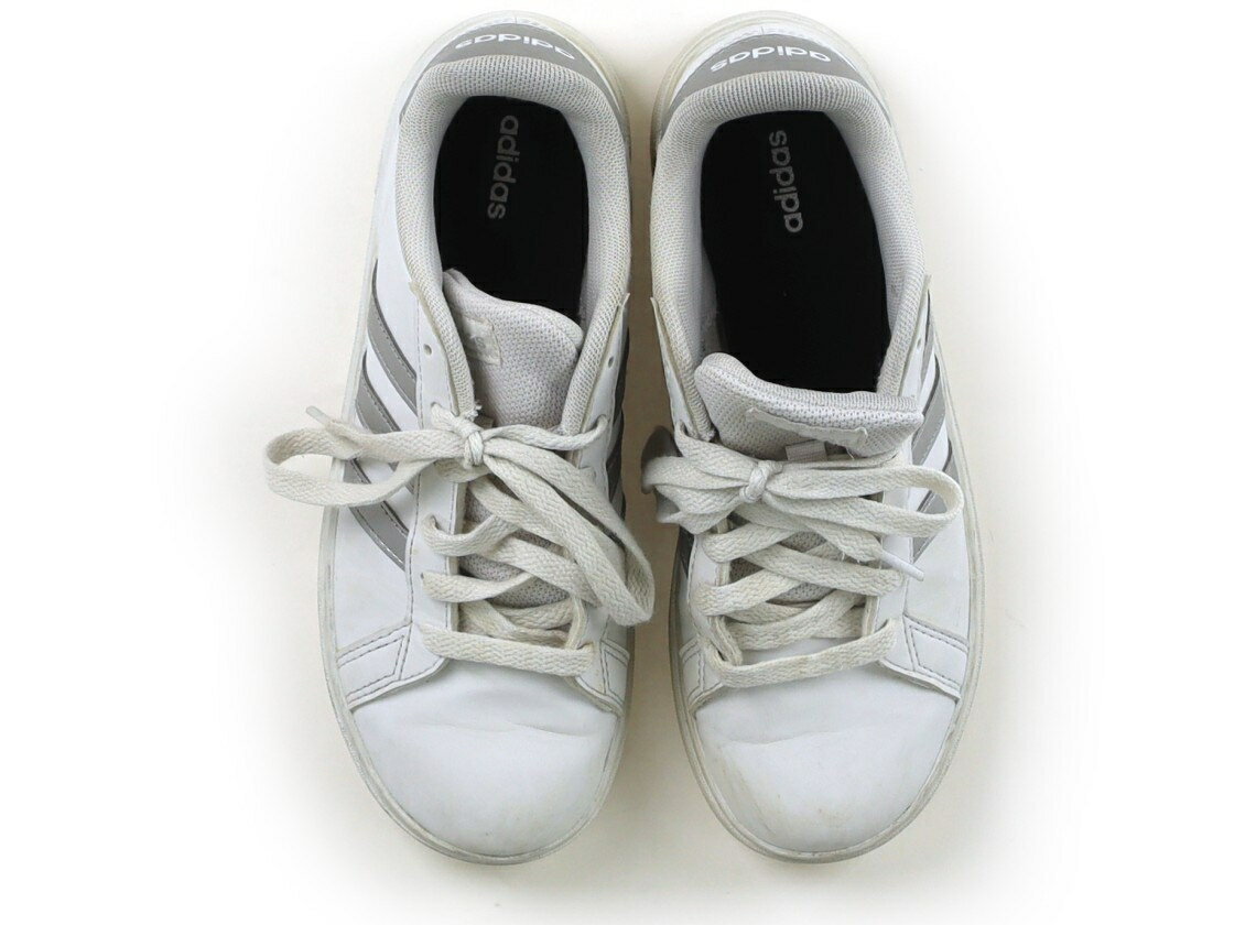 ADIDAS - アディダス Adidas スニーカー 靴20cm〜 女の子 白、シルバー 子供服 ベビー服 キッズ アウトレット ユーズド 【中古】キッズ・ベビー・マタニティ