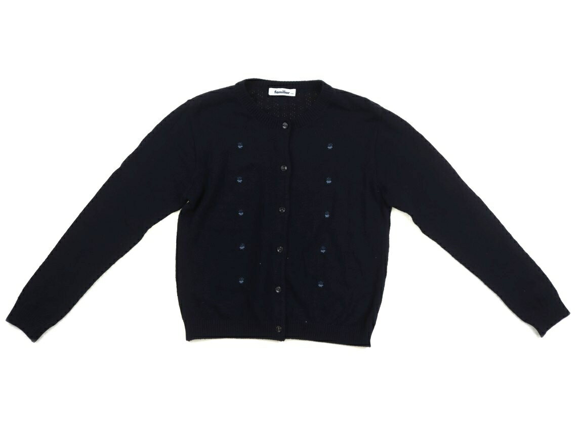 　ブランド 　familiar(ファミリア) 　カテゴリー 　カーディガン 　サイズ 　150サイズ 　色 　ネイビー・花柄 　状態 　★★★ 　記名 　なし 　ジャンル 　Girl アクリル・コットンニット素材。毛羽立ちがありますが、まだまだお使いいただけそうです。 ＊【状態】【サイズ】に関しての詳しい説明はこちら