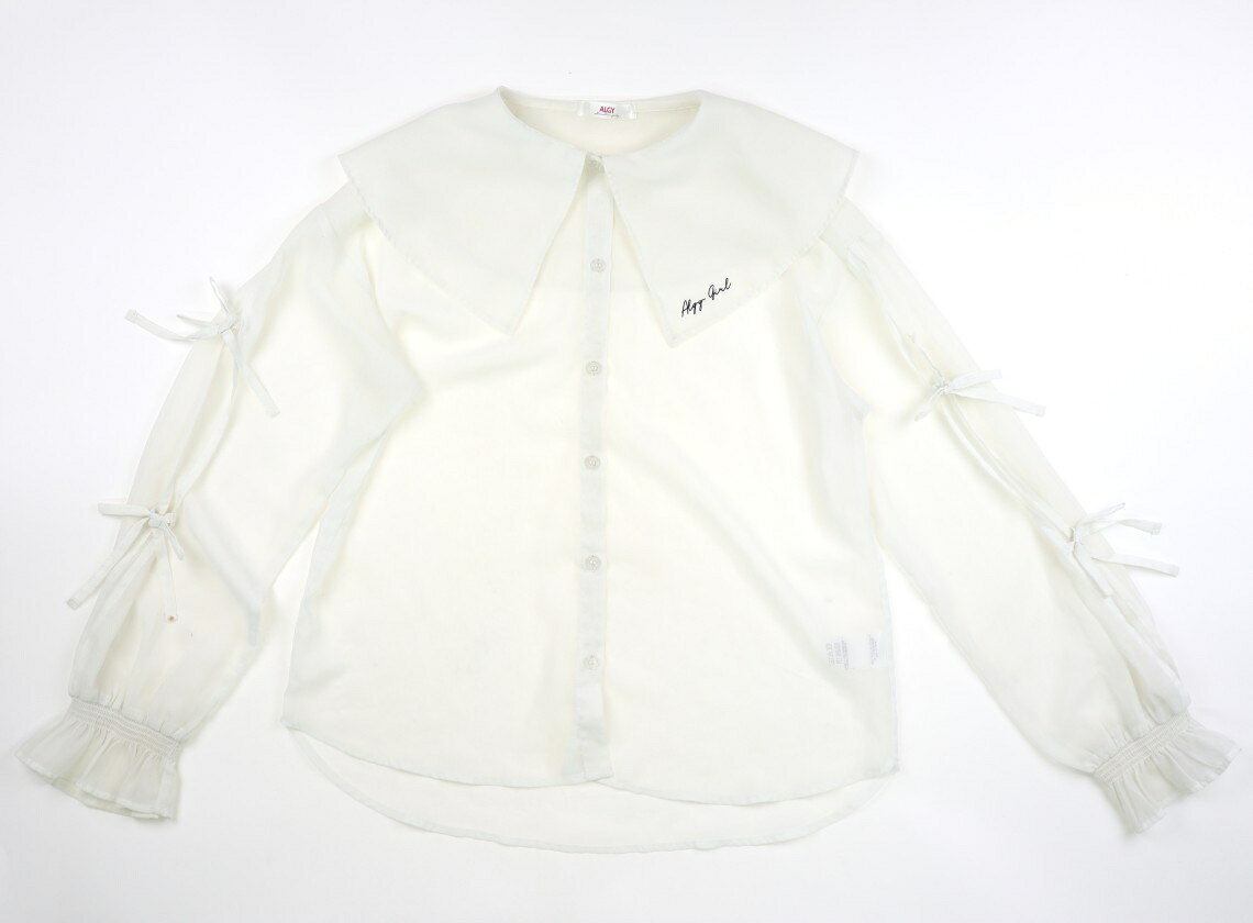 　ブランド 　ALGY(アルジー) 　カテゴリー 　シャツ・ブラウス 　サイズ 　160サイズ 　色 　オフホワイト 　状態 　★★★ 　記名 　なし 　ジャンル 　Girl ポリエステル素材のシアーシャツ。黒い汚れや小さなシミがいくつか見られます。 ＊【状態】【サイズ】に関しての詳しい説明はこちら