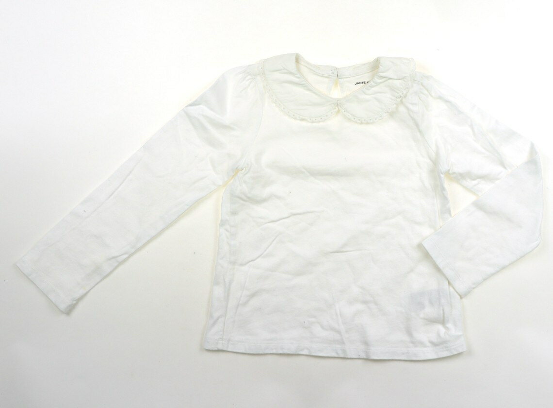 　ブランド 　Janie & Jack(ジャニー＆ジャック) 　カテゴリー 　Tシャツ・カットソー 　サイズ 　110サイズ 　色 　ホワイト 　状態 　★★★ 　記名 　なし 　ジャンル 　Girl 衿付きカットソー。後ろボタン開き。実際のサイズ表記は、5。首周りが薄く汚れています。黄色いシミがいくつか見られ、全体的に毛羽立ちがあります。 ＊【状態】【サイズ】に関しての詳しい説明はこちら