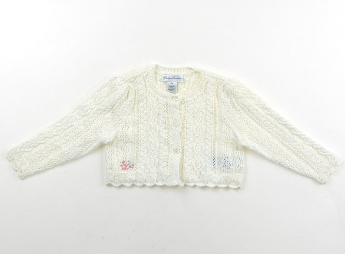 　ブランド 　Ralph Lauren(ラルフローレン) 　カテゴリー 　カーディガン 　サイズ 　70サイズ 　色 　クリーム色、鍵編み 　状態 　★★★ 　記名 　なし 　ジャンル 　Girl サイズ表記は12M。左袖に5mmほどのオレンジ色の汚れがあり、胸元にも目立たない程度の薄汚れがあります。お出かけ用にも使えそうです。 ＊【状態】【サイズ】に関しての詳しい説明はこちら