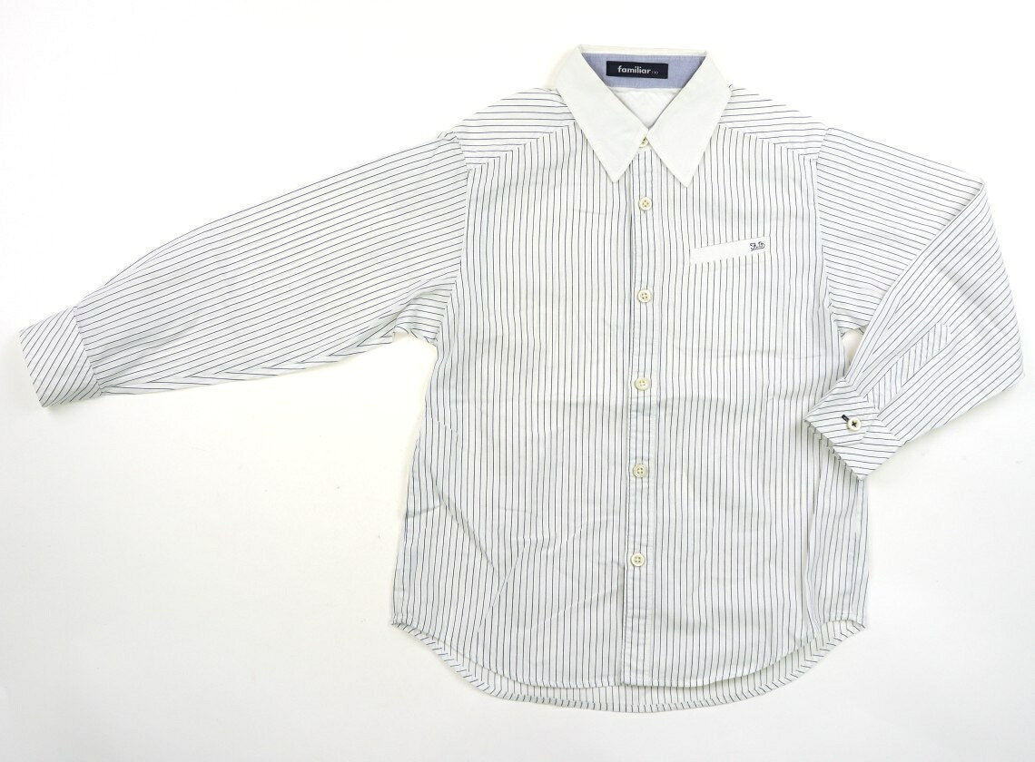 　ブランド 　familiar(ファミリア) 　カテゴリー 　シャツ・ブラウス 　サイズ 　130サイズ 　色 　ホワイト・ブルー・ストライプ 　状態 　★★★ 　記名 　なし 　ジャンル 　Boy 襟ぐりに黄ばみ汚れあり。替えボタン付き。 ＊【状態】【サイズ】に関しての詳しい説明はこちら
