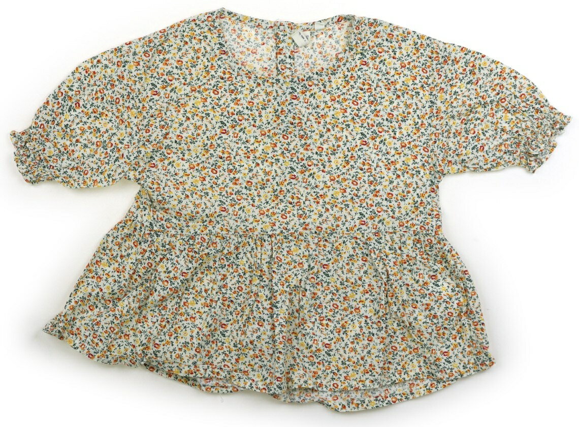 　ブランド 　Lagom(ラーゴム) 　カテゴリー 　シャツ・ブラウス 　サイズ 　110サイズ 　色 　白・黄赤花柄 　状態 　★★★ 　記名 　なし 　ジャンル 　Girl 後ろボタンあきです。目立つ汚れはなくまだまだお使いいただけそうです。 ＊【状態】【サイズ】に関しての詳しい説明はこちら