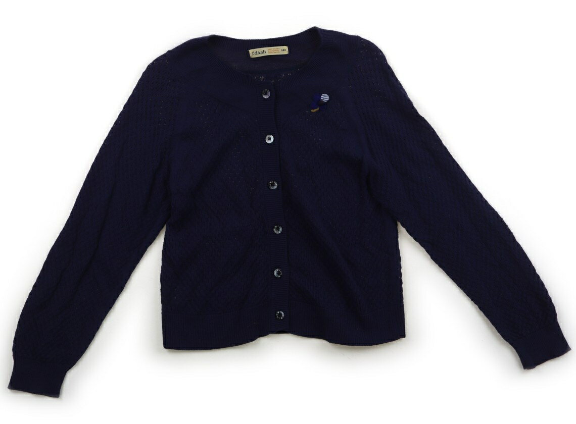 　ブランド 　familiar(ファミリア) 　カテゴリー 　カーディガン 　サイズ 　140サイズ 　色 　ダークブルー・花 　状態 　★★★ 　記名 　なし 　ジャンル 　Girl 薄手のコットン地・抜け感があります。白っぽさがありますがまだお使いいただけそうです。 ＊【状態】【サイズ】に関しての詳しい説明はこちら