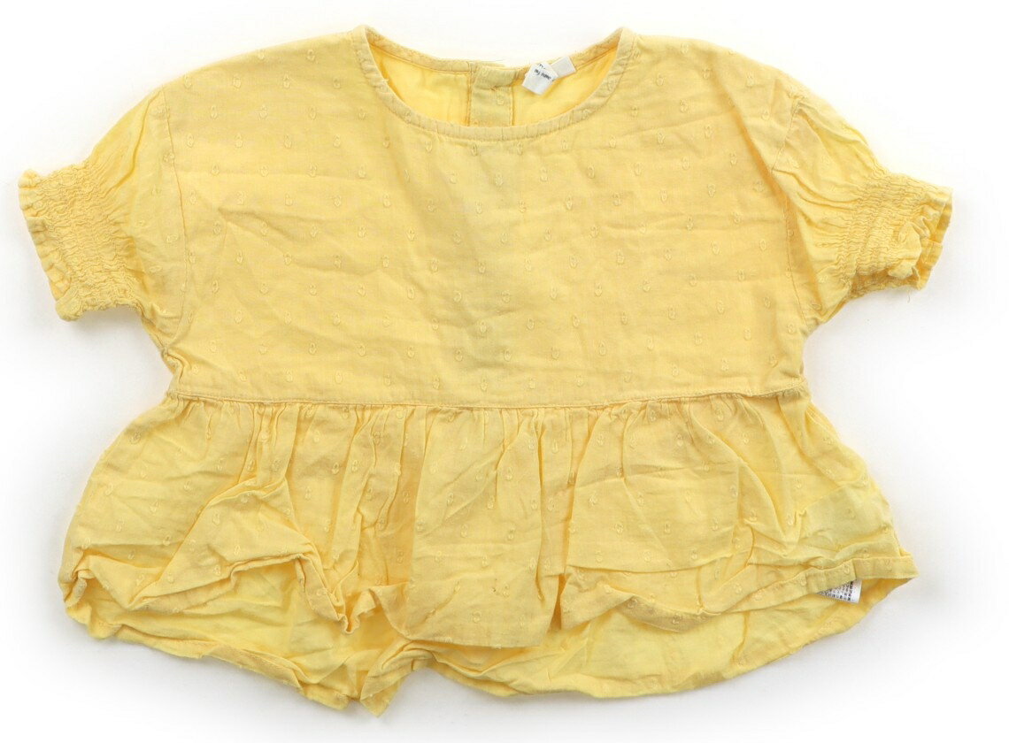 　ブランド 　Lagom(ラーゴム) 　カテゴリー 　シャツ・ブラウス 　サイズ 　95サイズ 　色 　イエロー 　状態 　★★（返品不可） 　記名 　なし 　ジャンル 　Girl カットローン。前身頃に、細かい黒い汚れあり。全体にシワがありますが、まだまだ普段着として活躍してくれそうです。 ＊【状態】【サイズ】に関しての詳しい説明はこちら