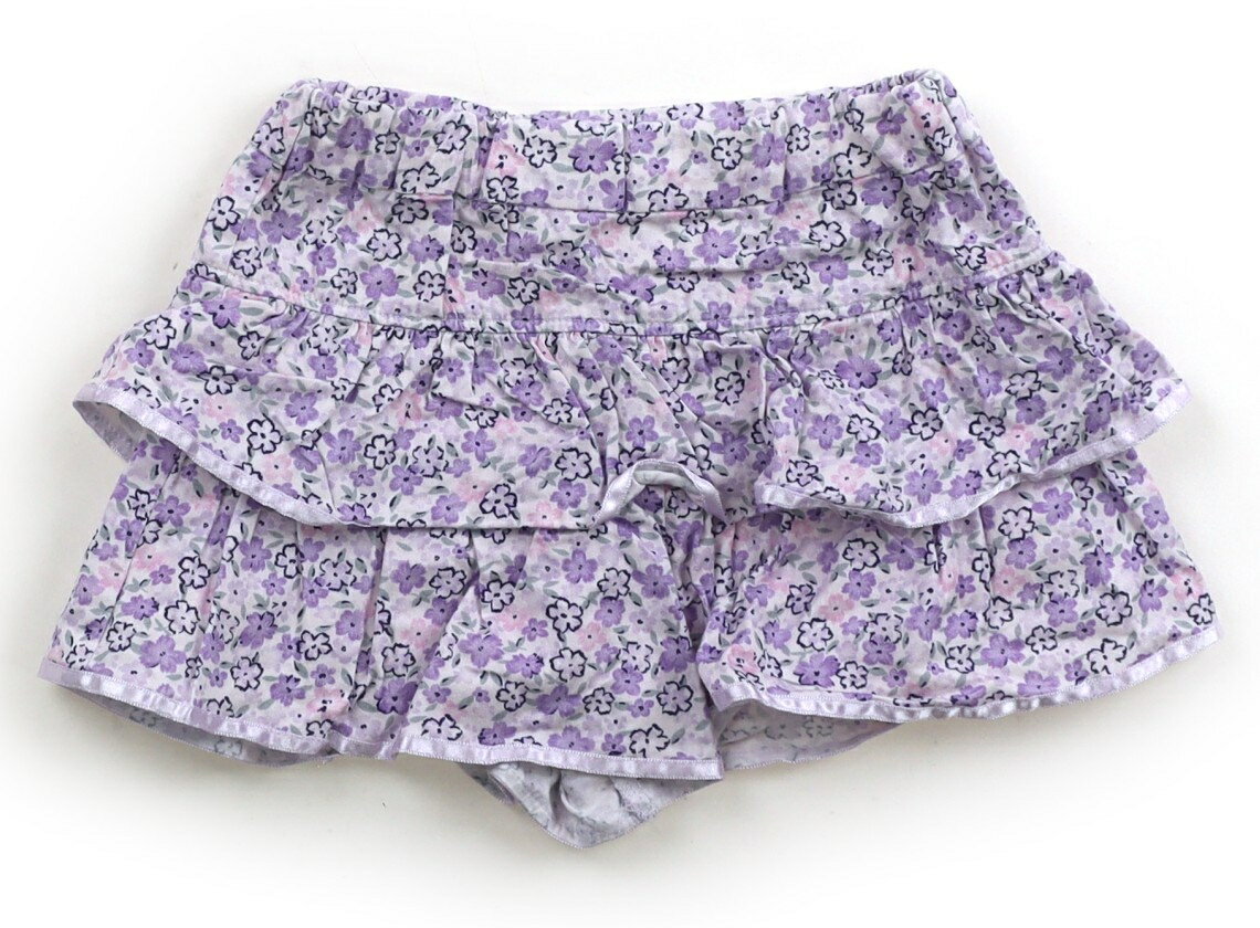 　ブランド 　BeBe(べべ) 　カテゴリー 　キュロット 　サイズ 　90サイズ 　色 　ライラック・花柄 　状態 　★★★ 　記名 　なし 　ジャンル 　Girl コットン花柄布帛生地です。ウエストは総ゴムです。フリル端にシワがありますが、使用感少なめです。 ＊【状態】【サイズ】に関しての詳しい説明はこちら