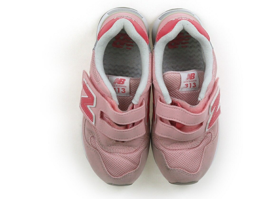 　ブランド 　New Balance(ニューバランス) 　カテゴリー 　スニーカー 　サイズ 　靴19cm〜 　色 　ピンク 　状態 　★★（返品不可） 　記名 　あり（タグ） 　ジャンル 　Girl 実際のサイズ表記は19。ベロ裏のタグに記名あり。つま先周りの生地に黒ずみ汚れがあり、履き口に毛玉があります。ソールにも汚れがありますが、まだまだお使いいただけます。 ＊【状態】【サイズ】に関しての詳しい説明はこちら