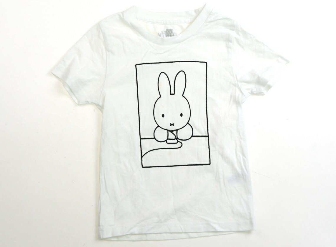 　ブランド 　graniph(グラニフ) 　カテゴリー 　Tシャツ・カットソー 　サイズ 　110サイズ 　色 　オフホワイト 　状態 　★★（返品不可） 　記名 　なし 　ジャンル 　Girl 前身頃に、薄茶色のシミ跡が複数見受けられます。全体に毛羽立ちがあります。使用感ありますが、まだお使いいただけそうです。 ＊【状態】【サイズ】に関しての詳しい説明はこちら