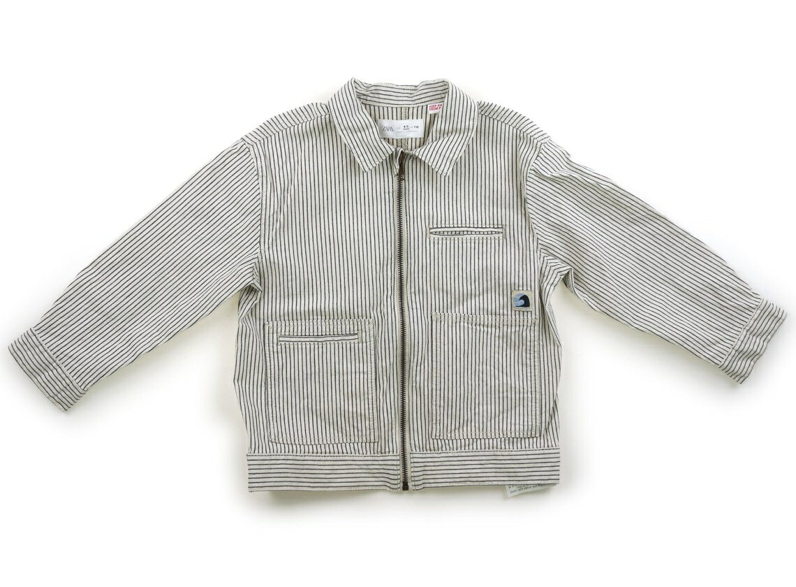 　ブランド 　ZARA(ザラ) 　カテゴリー 　ジャケット・ブレザー 　サイズ 　110サイズ 　色 　ブラックストライプ 　状態 　★★★ 　記名 　なし 　ジャンル 　Boy ツイル地。前ファスナー開き。全体的に使用感がありますが、特に目立つ汚れはなくまだお使い頂けそうです。 ＊【状態】【サイズ】に関しての詳しい説明はこちら