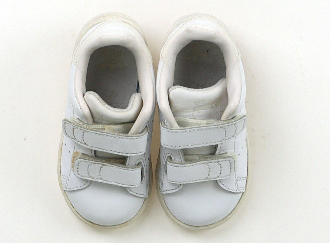 ADIDAS - アディダス Adidas スニーカー 靴13cm〜 男の子 ホワイト 子供服 ベビー服 キッズ アウトレット ユーズド 【中古】キッズ・ベビー・マタニティ