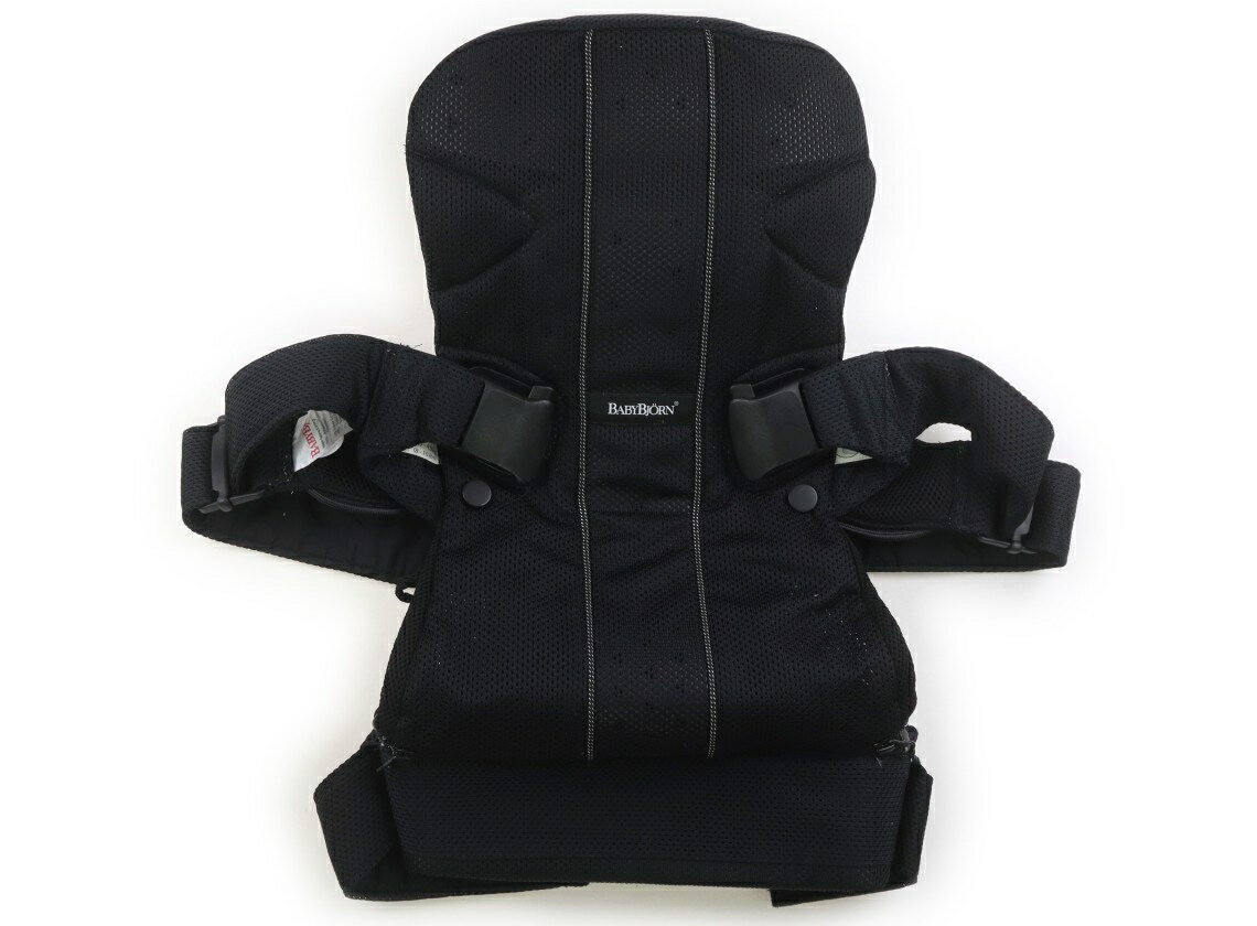 　ブランド 　baby bjorn(ベビービョルン) 　カテゴリー 　抱っこひも・スリング 　サイズ 　ママ向けアイテム 　色 　黒 　状態 　★★（返品不可） 　記名 　なし 　ジャンル 　Baby ベビーキャリアONEで、説明書付きです。メッシュ素材。前側のセーフティバックル部分に擦り傷があり、やや毛玉がありますが、まだお使いいただけそうです。 ＊【状態】【サイズ】に関しての詳しい説明はこちら
