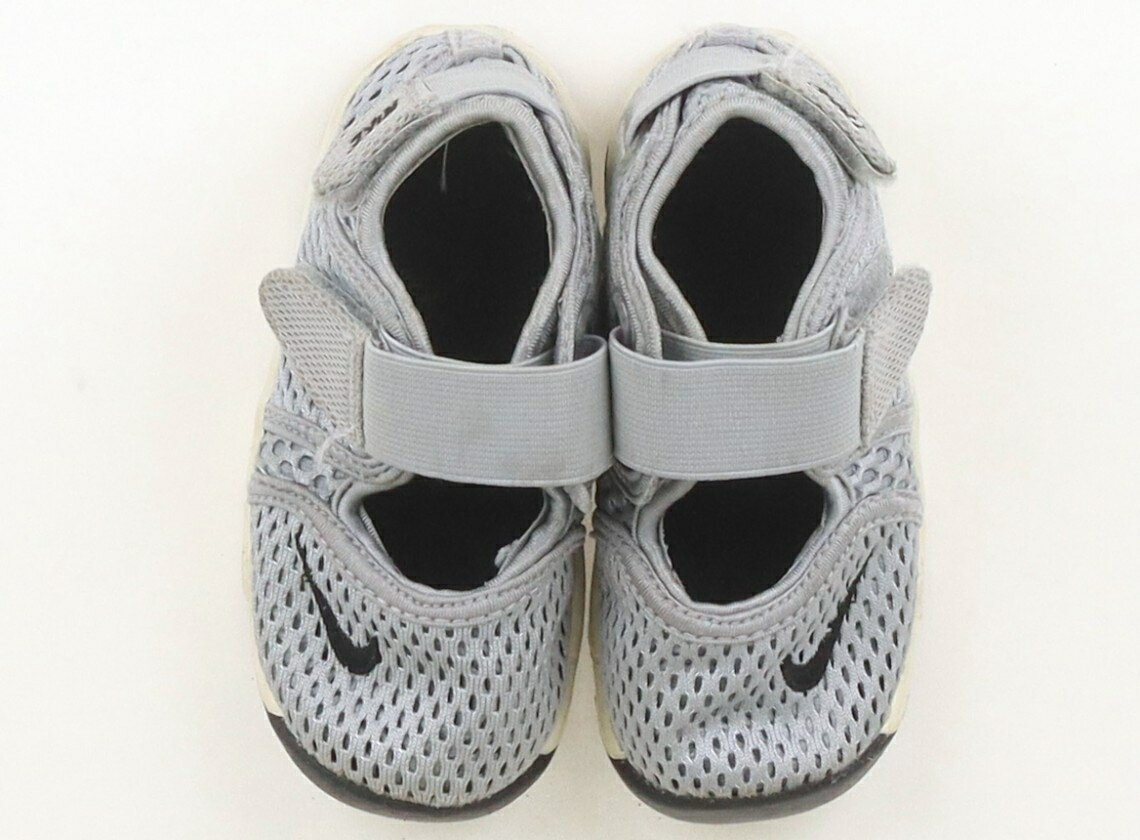 ナイキ NIKE スニーカー