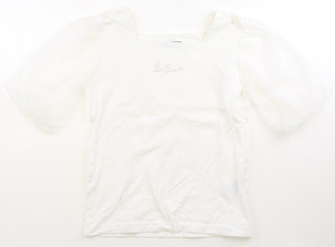 　ブランド 　BeBe(べべ) 　カテゴリー 　Tシャツ・カットソー 　サイズ 　140サイズ 　色 　白 　状態 　★★★ 　記名 　なし 　ジャンル 　Girl 肩ボタンあり。左肩付近に青い汚れあり。 ＊【状態】【サイズ】に関しての詳しい説明はこちら