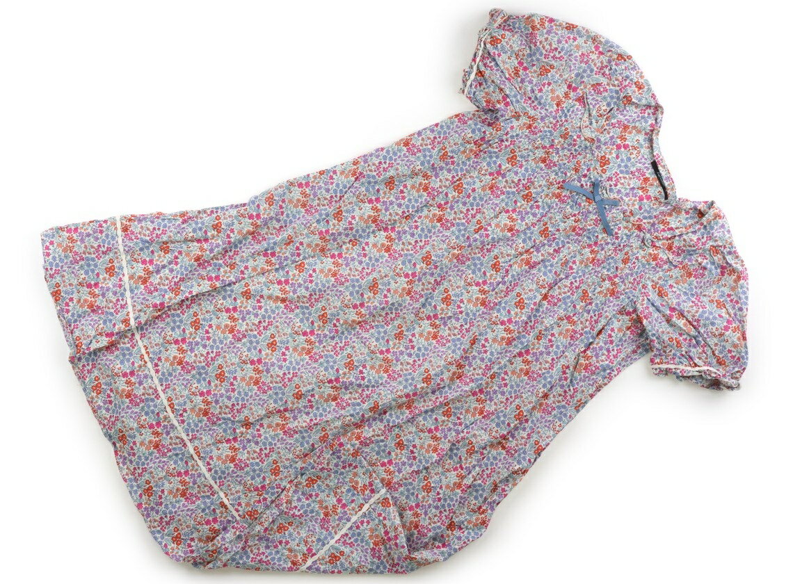　ブランド 　pom ponette(ポンポネット) 　カテゴリー 　ワンピース 　サイズ 　160サイズ 　色 　マルチカラー・総柄 　状態 　★★★ 　記名 　なし 　ジャンル 　Girl ブラウス素材。シワ感・洗いざらし感があります。 ＊【状態】【サイズ】に関しての詳しい説明はこちら