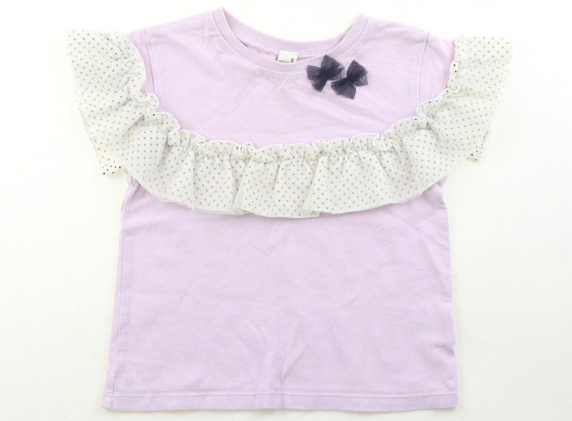 　ブランド 　apres les cours(アプレレクール) 　カテゴリー 　Tシャツ・カットソー 　サイズ 　90サイズ 　色 　ライラック　アイボリー 　状態 　★★（返品不可） 　記名 　なし 　ジャンル 　Girl 全体的な毛羽立ちと首元の型崩れや薄いシミがあります。 ＊【状態】【サイズ】に関しての詳しい説明はこちら