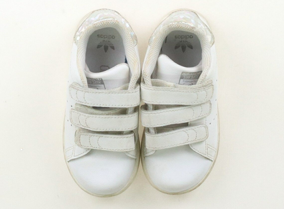 アディダス Adidas スニーカー 靴15cm〜 女の子 ホワイト・ホログラム 子供服 ベビー服 キッズ アウトレット ユーズド 【中古】キッズ・ベビー・マタニティ