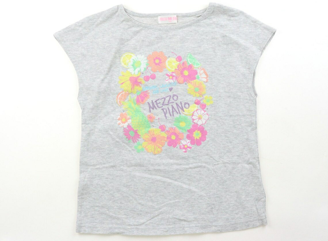 　ブランド 　mezzo piano(メゾピアノ) 　カテゴリー 　Tシャツ・カットソー 　サイズ 　140サイズ 　色 　グレー 　状態 　★★★ 　記名 　なし 　ジャンル 　Girl 毛羽立ち・洗いざらし感があります。 ＊【状態】【サイズ】に関しての詳しい説明はこちら