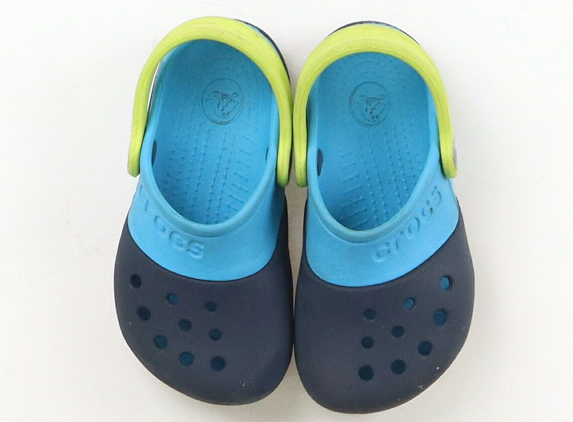 クロックス CROCS サンダル 靴16cm〜 男の子 ネイビー・水色・蛍光イエロー 子供服 ベビー服 キッズ アウトレット ユーズド 【中古】キッズ・ベビー・マタニティ