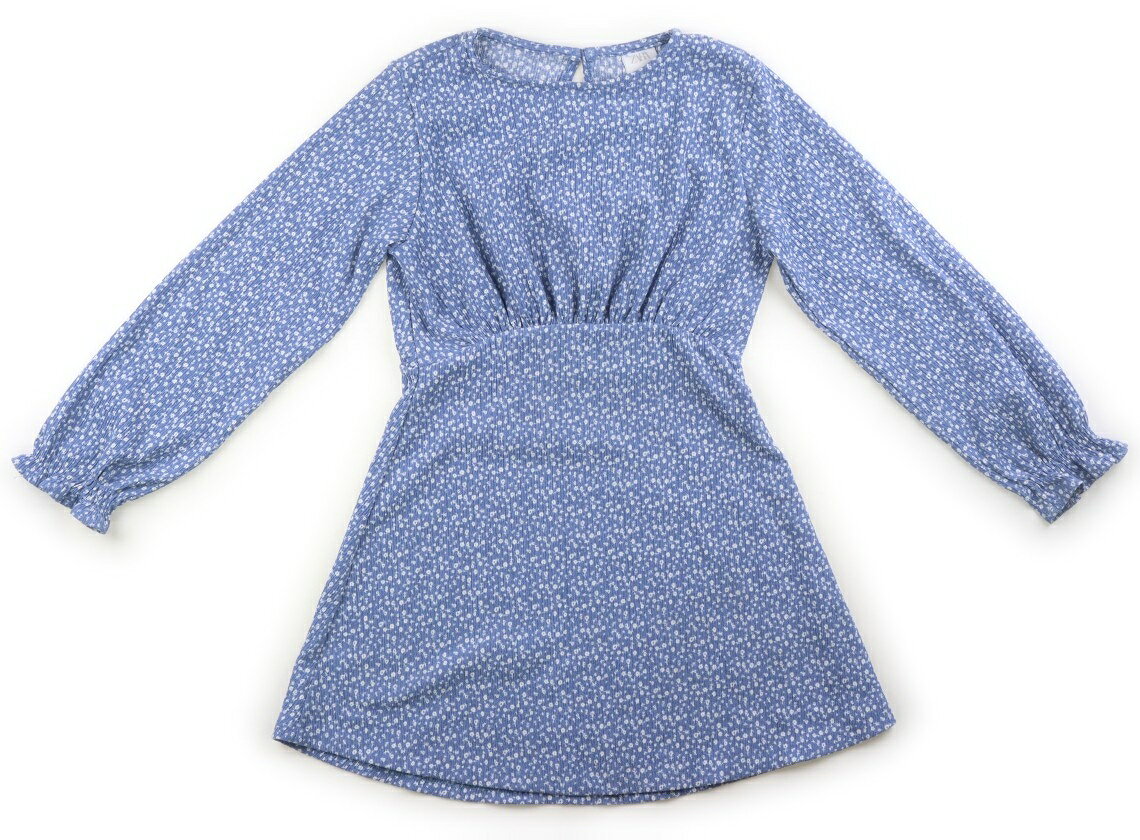 　ブランド 　ZARA(ザラ) 　カテゴリー 　ワンピース 　サイズ 　140サイズ 　色 　スモーキーブルー・オフ小花柄 　状態 　★★★ 　記名 　なし 　ジャンル 　Girl ジッサ10/140です。楊柳素材。裏地はありません。若干の色あせがありますが、まだまだお使いいただけます。 ＊【状態】【サイズ】に関しての詳しい説明はこちら