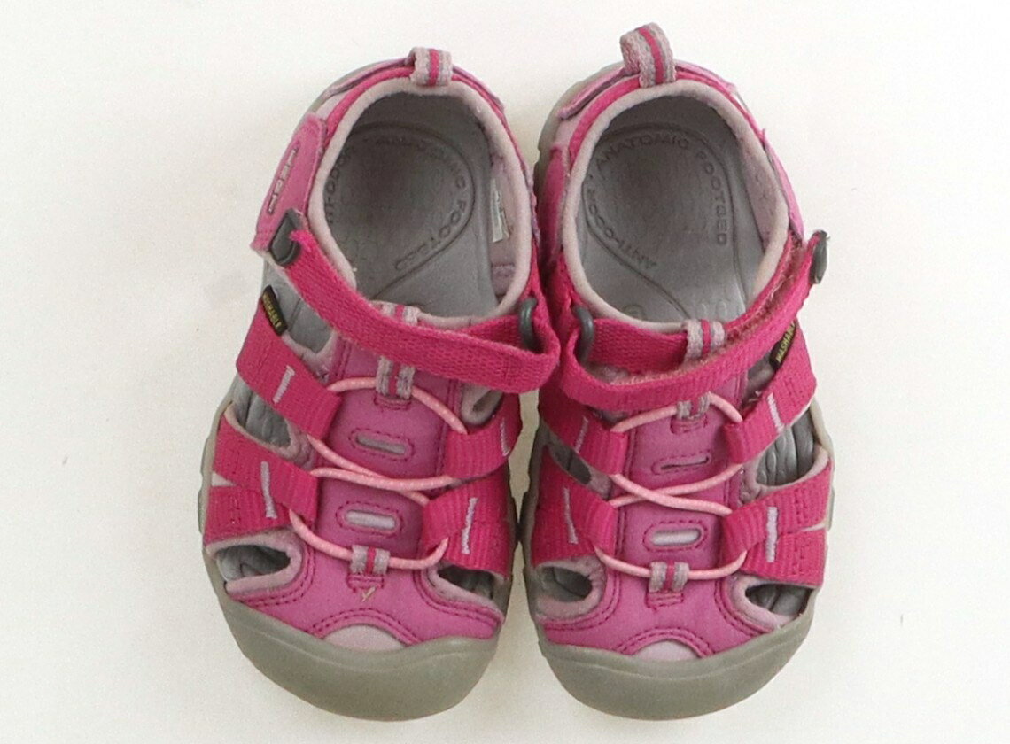 キーン KEEN サンダル 靴14cm〜 女の子 マゼンタピンク・グレー 子供服 ベビー服 ...