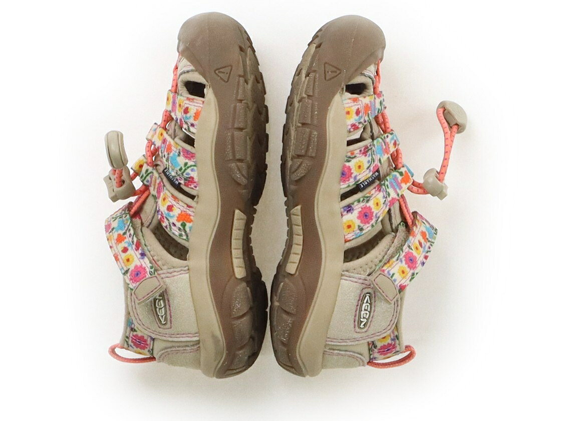 CarryOnのキーン KEEN サンダル 靴17cm〜 女の子 ブラウンベージュ、花柄 子供服 ベビー服 キッズ アウトレット ユーズド 【中古】キッズ・ベビー・マタニティ｜アングル2