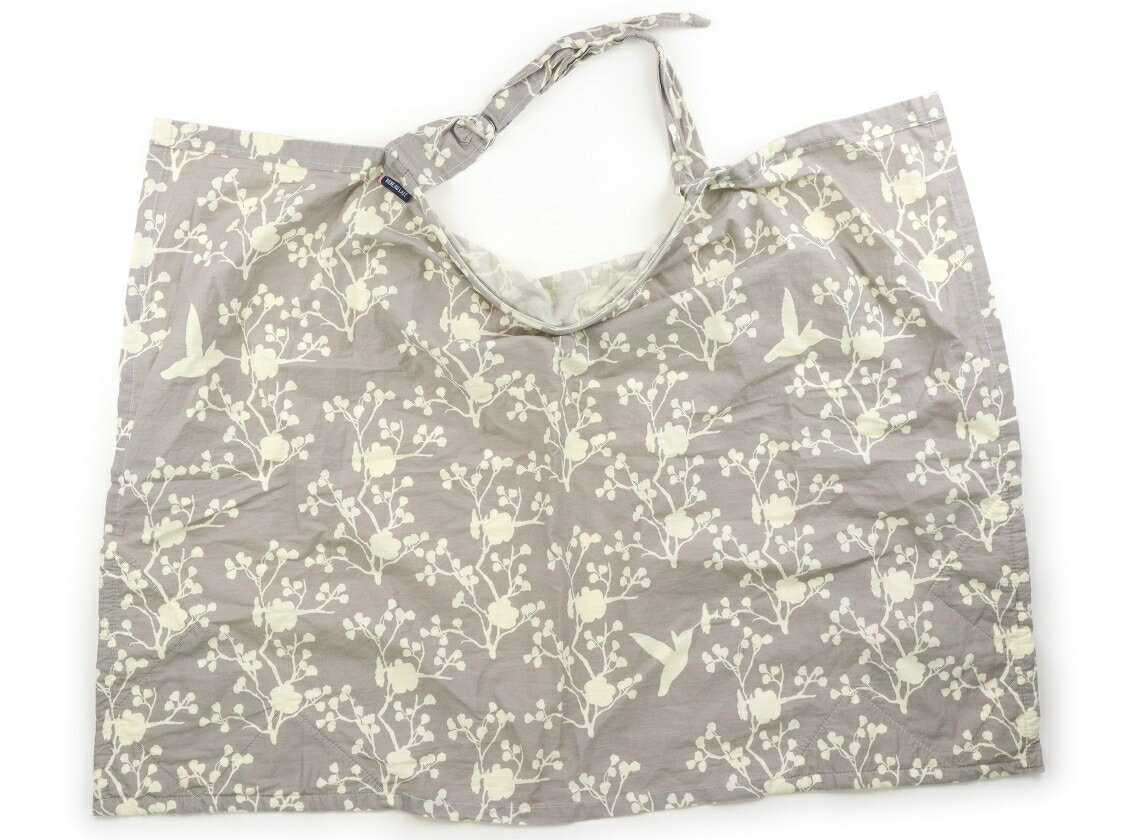 　ブランド 　Bebe Au Lait(ベベオレ) 　カテゴリー 　授乳ケープ・カバー 　サイズ 　ママ向けアイテム 　色 　グレー、アイボリー花柄 　状態 　★★★ 　記名 　なし 　ジャンル 　Mother 約64×88cm。紐部分などがややシワになっていますが、まだまだお使いいただけそうです。 ＊【状態】【サイズ】に関しての詳しい説明はこちら