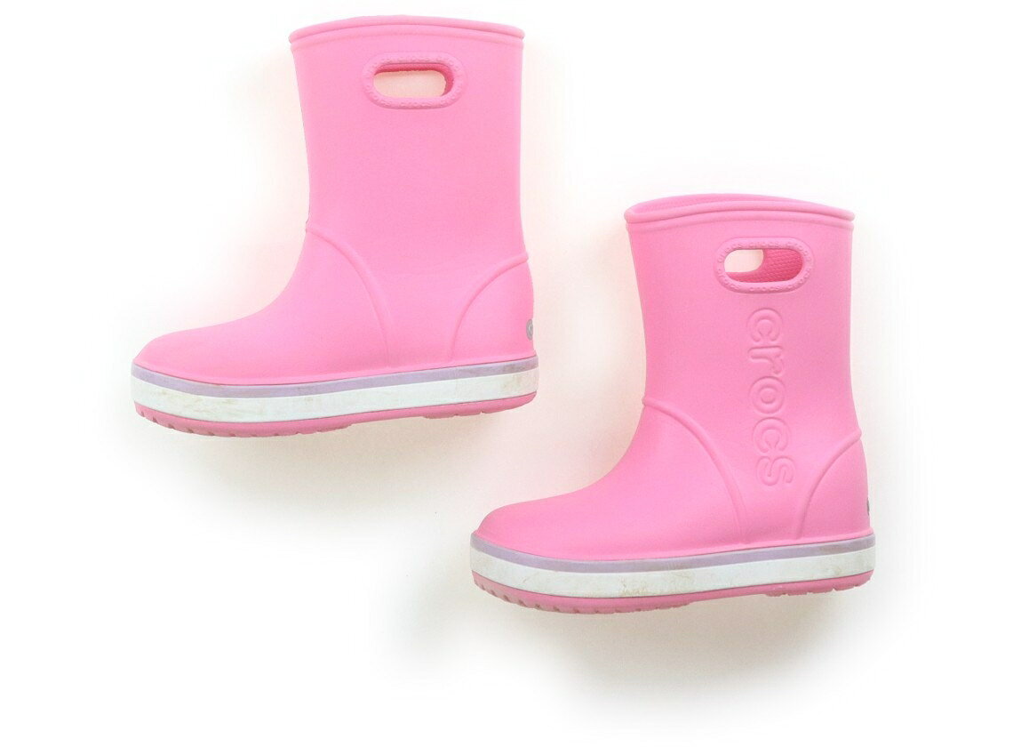 　ブランド 　CROCS(クロックス) 　カテゴリー 　レインブーツ 　サイズ 　靴18cm〜 　色 　ピンク 　状態 　★★★ 　記名 　なし 　ジャンル 　Girl 実際のサイズ表記はC12。サイズ表をご参照ください。薄汚れ、履きジワあり。まだお使い頂けそうです。 ＊【状態】【サイズ】に関しての詳しい説明はこちら