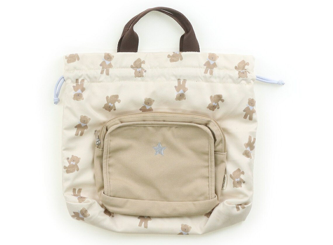　ブランド 　petit main(プティマイン) 　カテゴリー 　ベビー・キッズ小物 　サイズ 　ベビー用品 　色 　アイボリー、クマ柄 　状態 　★★★ 　記名 　なし 　ジャンル 　Mother 約23.2×26.6×5.6cm。前のポケットがおしりふき入れになっていて、おむつ用バッグだと思われます。底に若干の汚れがありますが、まだまだお使いいただけそうです。 ＊【状態】【サイズ】に関しての詳しい説明はこちら