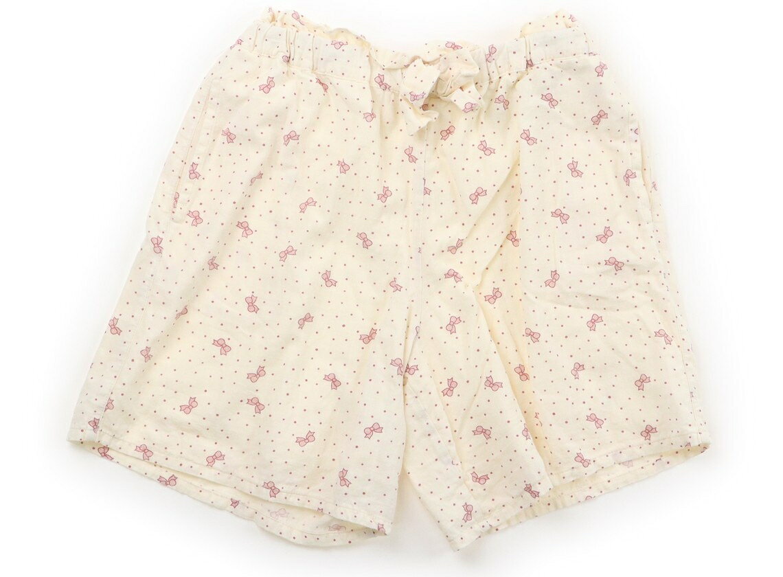 　ブランド 　BeBe Petits Pois Vert(ベベ プチ ポワ ヴェール) 　カテゴリー 　キュロット 　サイズ 　140サイズ 　色 　オフホワイト・リボン・ドット 　状態 　★★★ 　記名 　なし 　ジャンル 　Girl タグに他の商品の情報もありますがこちらはキュロット単品です。ウェストゴム。薄手。シワ感がありますがまだお使い頂けそうです。 ＊【状態】【サイズ】に関しての詳しい説明はこちら