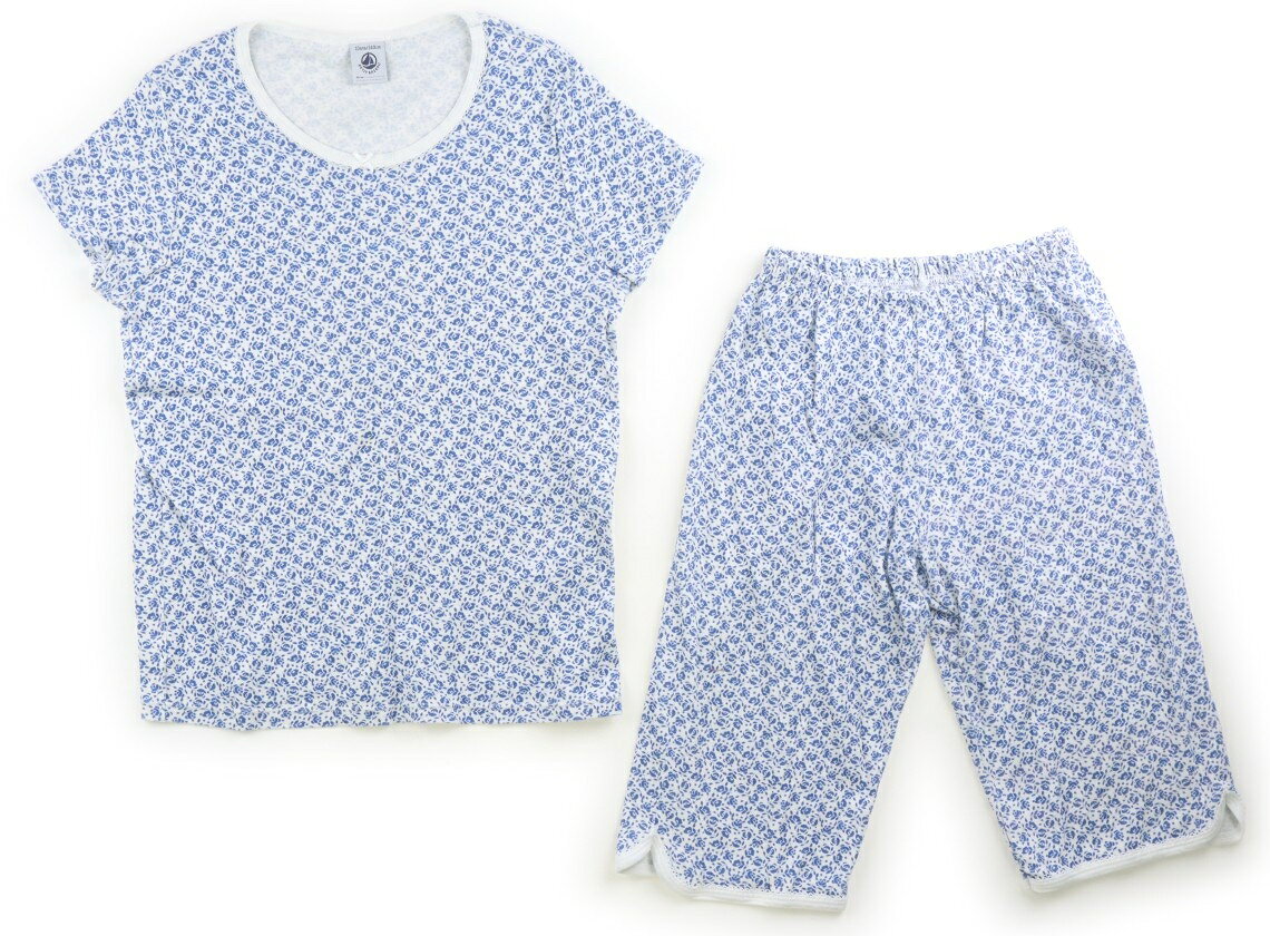 　ブランド 　PETIT BATEAU(プチバトー) 　カテゴリー 　パジャマ 　サイズ 　140サイズ 　色 　ブルー花柄 　状態 　★★★ 　記名 　なし 　ジャンル 　Girl 腹部中央に黄色いシミがあります。まだお使いいただけそうです。 ＊【状態】【サイズ】に関しての詳しい説明はこちら