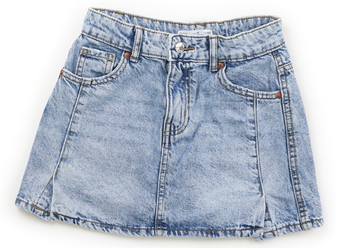 　ブランド 　ZARA(ザラ) 　カテゴリー 　スカート 　サイズ 　140サイズ 　色 　ブルー 　状態 　★★★ 　記名 　なし 　ジャンル 　Girl デニム生地。ウエストにサイズ調整ゴムが付いています。目立つ汚れはありません。 ＊【状態】【サイズ】に関しての詳しい説明はこちら
