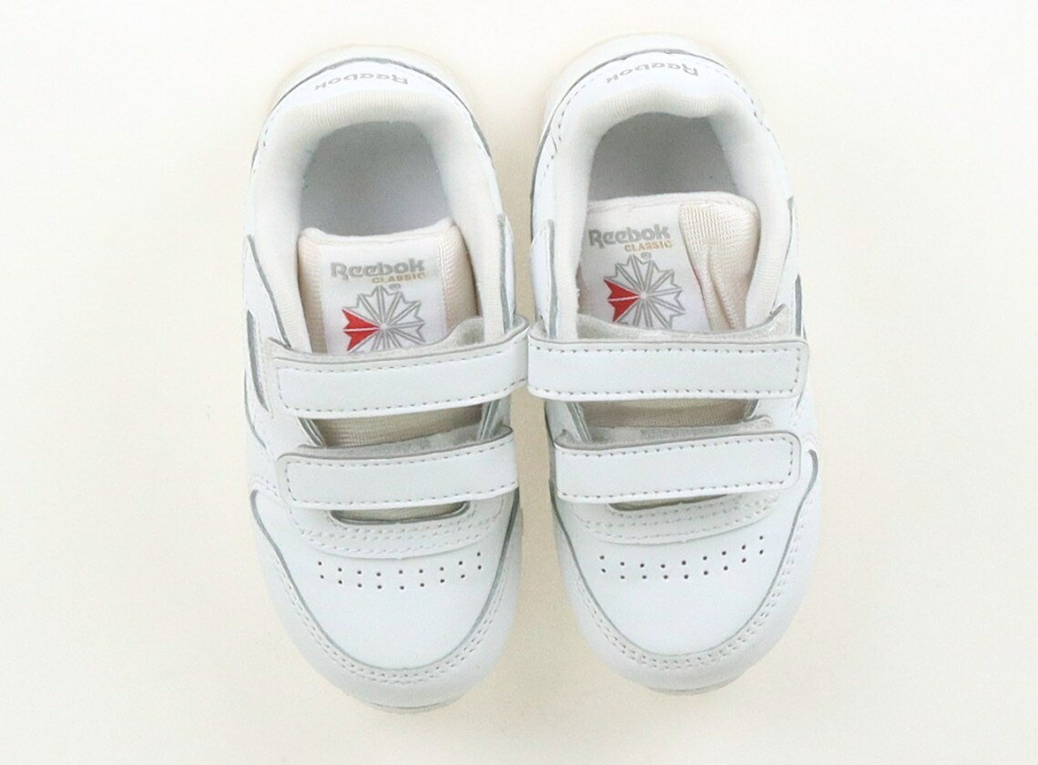 　ブランド 　Reebok(リーボック) 　カテゴリー 　スニーカー 　サイズ 　靴13cm〜 　色 　ホワイト 　状態 　★★★ 　記名 　なし 　ジャンル 　Boy 実際のサイズ表記は、13cm。全体的に薄汚れています。 ＊【状態】【サイズ】に関しての詳しい説明はこちら