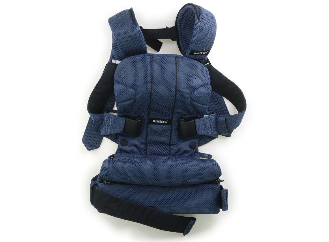 　ブランド 　baby bjorn(ベビービョルン) 　カテゴリー 　抱っこひも・スリング 　サイズ 　ママ向けアイテム 　色 　ブルー、黒 　状態 　★★★ 　記名 　なし 　ジャンル 　Baby ベビーキャリア ONEでメッシュ素材です。使用感はありますが、目立つ汚れはなくまだまだお使い頂けそうです。 ＊【状態】【サイズ】に関しての詳しい説明はこちら