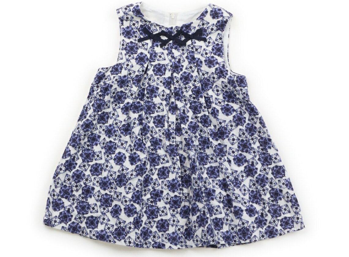 　ブランド 　BeBe(べべ) 　カテゴリー 　ジャンパースカート 　サイズ 　90サイズ 　色 　ホワイト／ブルー花柄 　状態 　★★★ 　記名 　なし 　ジャンル 　Girl 微起毛布帛地で、後ろファスナー開き。上部のみ裏地付き。使用感あり。 ＊【状態】【サイズ】に関しての詳しい説明はこちら
