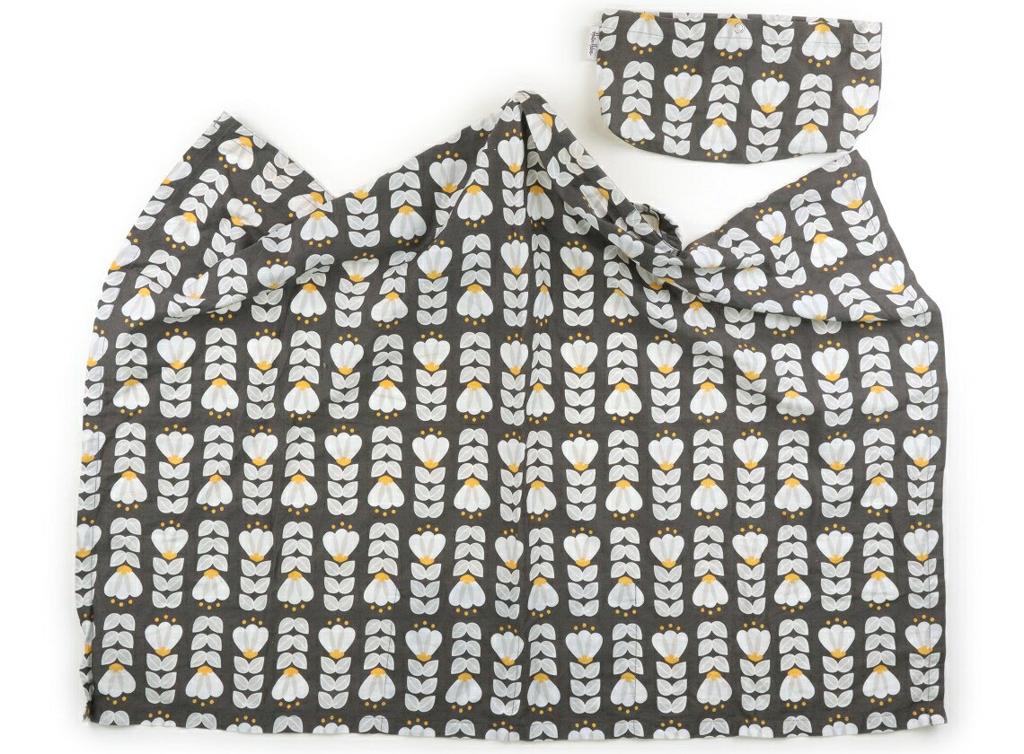 　ブランド 　Bebe Au Lait(ベベオレ) 　カテゴリー 　授乳ケープ・カバー 　サイズ 　ママ向けアイテム 　色 　チャコールグレー、白・黄色の花柄 　状態 　★★★ 　記名 　なし 　ジャンル 　Mother Hooter Hidersです。約64×88cmで、収納袋付き。紐部分がシワになっていますが、まだまだお使い頂けそうです。 ＊【状態】【サイズ】に関しての詳しい説明はこちら