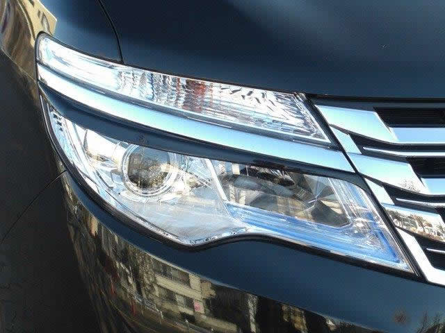 NSスタイル アイライン　左右セットセレナ・セレナハイブリッド(後期) C26系 H25.12〜 LED・ハロゲン共通純正カラー塗装済み