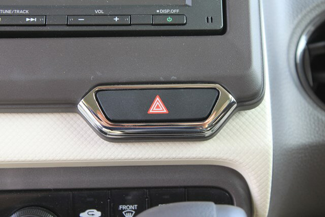 ワゴンスター　内外装パーツ【N BOX・N BOXカスタム JF3・JF4】ハザードスイッチリング8インチナビ装着車は取付不可　※沖縄は別途送料がかかります。