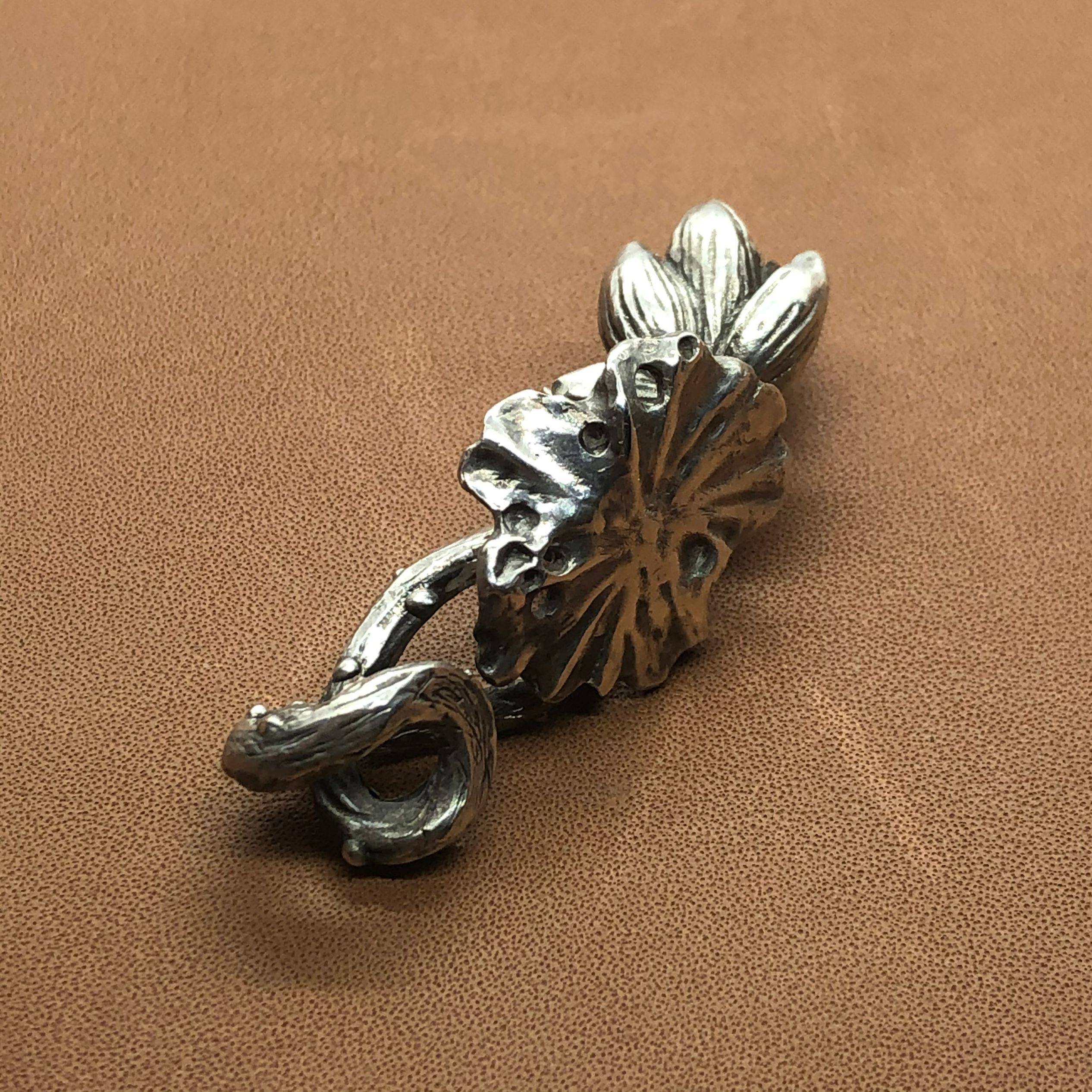 【CARVEX】日本製 手作り 蓮 ペンダント 箸置き 彫刻家小手作 925シルバー 超リアル ハンドメイド 送料無料