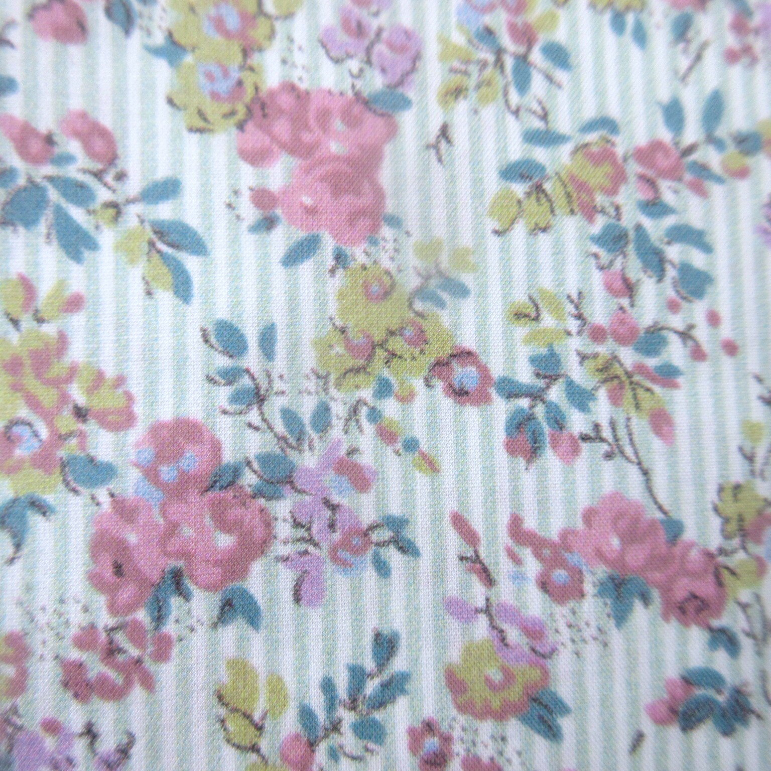 Rakuten - リバティ生地 Garland Stripe(ガーランドストライプ) 国産タナローン 新エターナル Liberty Fabrics 50cm単位【小花柄】　【レトロ柄】