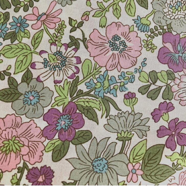 Rakuten - リバティ 生地 Emily エミリー ZE 国産 タナローン 小花柄 ピンク色 紫色 水色 Liberty Fabrics 50cm単位 布