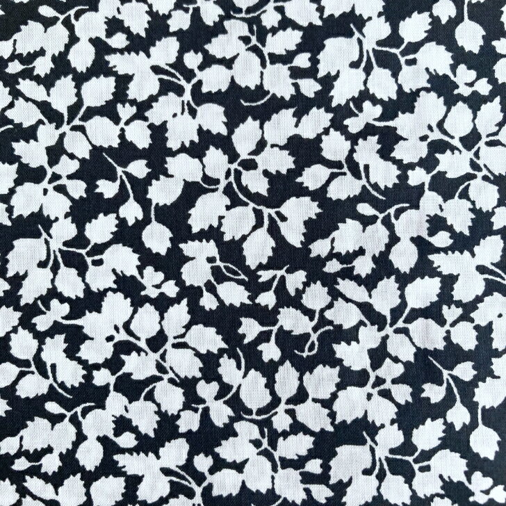 Rakuten - リバティ 生地 Glenjade グレンジェイド AE ブラック Liberty Fabrics 50cm単位【2019年 エターナル】葉 シルエット柄