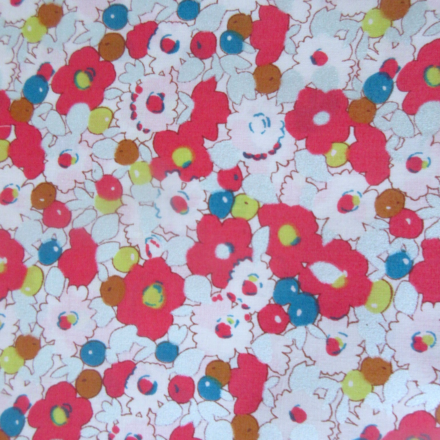 Rakuten - Liberty Fabrics Olivia(オリビア) リバティ プリント 生地 クリスマス柄 定番人気のベリー柄 50cm単位 【新入荷】