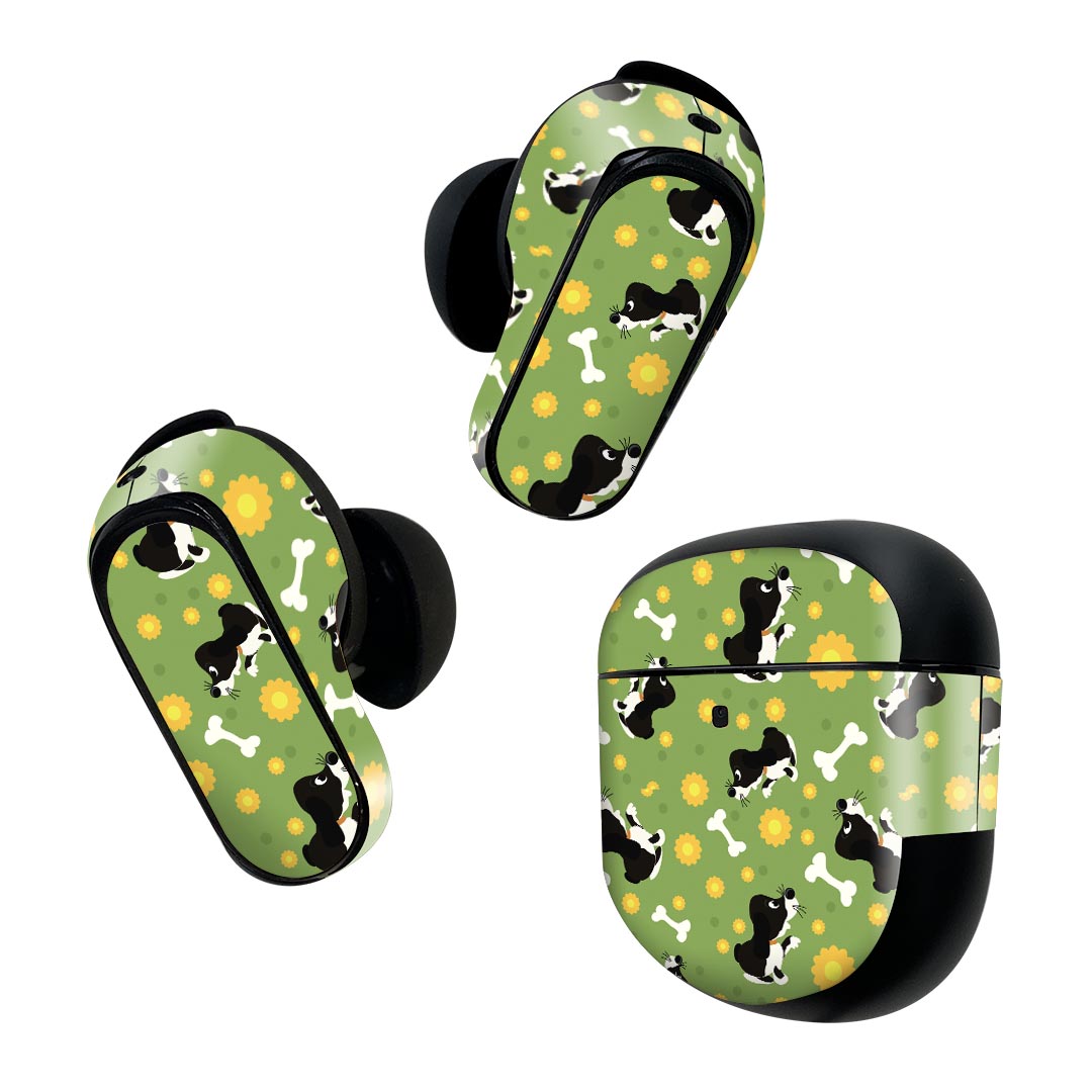 製品名 Bose QuietComfort Earbuds II 専用デザインスキンシール セット内容 Bose QuietComfort Earbuds II 専用シール　イヤホン（左右）3枚、充電ケース用シール 1枚AirPods第3世代専用です。第1?2世代、Proシリーズには対応していません。 商品特徴 再剥離性シートを素材に採用し、細かな位置調整がしやすく貼り直しが容易です。また、エアフリーでもありますので気泡が簡単に逃げるので、キレイに貼ることができます。専用の業務プリンターを使い、商品画像と遜色のない美しい印刷仕上がり。 注意事項 画像はサンプルですので、ご覧の環境によっては多少色味に違いを感じる場合がございます。 イメージと違った、モニターと色味が異なるという理由での交換や返金はご対応出来かねます。スキンシールのみの販売で、機器本体や充電ケース本体は付属しません。シワができた場合、ドライヤーなどで軽く温め、外側に向けてシワを伸ばすように貼ってください。初回貼付時の位置調整や貼り直しは可能ですが、しっかりと押し付けて接着させた後の再剥離、再利用は保証しておりません。また接着部に油分や汚れが付着しますと角の部分は剥がれやすくなりますので、貼付時はあまり触れないようにご注意ください。無地のセミグロスシートにデザインをプリントした商品で、デコなどの加工はございません。 凹凸や光沢があるように見えたり布地や金属を素材にしたように見える商品もありますが、デザインの図版によるものです。印刷時に微妙な画像のズレが生じる場合がございます。ご注文後に1点1点制作する受注生産品の為、不良品以外のご返品や交換は固くお断りします。 商品発送 完全受注生産のハンドメイド商品となりますので、既製品と比べて発送までお時間を頂いています。 基本的に決済確認後2~3営業日、最大で10営業日での発送となります。繁忙期や休業日明けの場合はさらに時間がかかる場合があります。 その際には別途メールにてご連絡致します。メール便の場合、発送日から到着までに2?4日ほどかかる場合が多く、紛失などの保障もご対応できかねます。あらかじめご了承下さい。