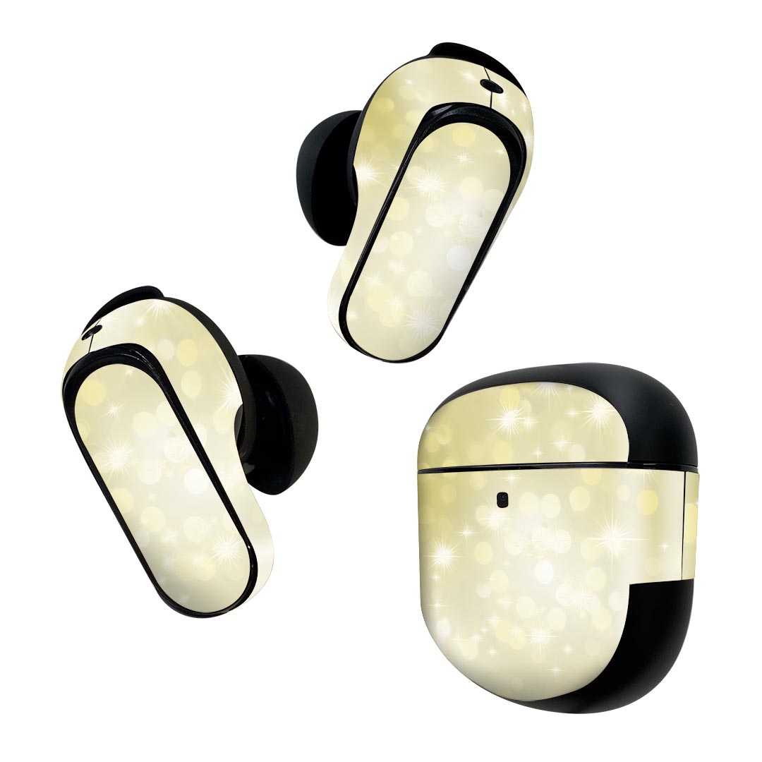 製品名 Bose QuietComfort Earbuds II 専用デザインスキンシール セット内容 Bose QuietComfort Earbuds II 専用シール　イヤホン（左右）3枚、充電ケース用シール 1枚AirPods第3世代専用です。第1?2世代、Proシリーズには対応していません。 商品特徴 再剥離性シートを素材に採用し、細かな位置調整がしやすく貼り直しが容易です。また、エアフリーでもありますので気泡が簡単に逃げるので、キレイに貼ることができます。専用の業務プリンターを使い、商品画像と遜色のない美しい印刷仕上がり。 注意事項 画像はサンプルですので、ご覧の環境によっては多少色味に違いを感じる場合がございます。 イメージと違った、モニターと色味が異なるという理由での交換や返金はご対応出来かねます。スキンシールのみの販売で、機器本体や充電ケース本体は付属しません。シワができた場合、ドライヤーなどで軽く温め、外側に向けてシワを伸ばすように貼ってください。初回貼付時の位置調整や貼り直しは可能ですが、しっかりと押し付けて接着させた後の再剥離、再利用は保証しておりません。また接着部に油分や汚れが付着しますと角の部分は剥がれやすくなりますので、貼付時はあまり触れないようにご注意ください。無地のセミグロスシートにデザインをプリントした商品で、デコなどの加工はございません。 凹凸や光沢があるように見えたり布地や金属を素材にしたように見える商品もありますが、デザインの図版によるものです。印刷時に微妙な画像のズレが生じる場合がございます。ご注文後に1点1点制作する受注生産品の為、不良品以外のご返品や交換は固くお断りします。 商品発送 完全受注生産のハンドメイド商品となりますので、既製品と比べて発送までお時間を頂いています。 基本的に決済確認後2~3営業日、最大で10営業日での発送となります。繁忙期や休業日明けの場合はさらに時間がかかる場合があります。 その際には別途メールにてご連絡致します。メール便の場合、発送日から到着までに2?4日ほどかかる場合が多く、紛失などの保障もご対応できかねます。あらかじめご了承下さい。