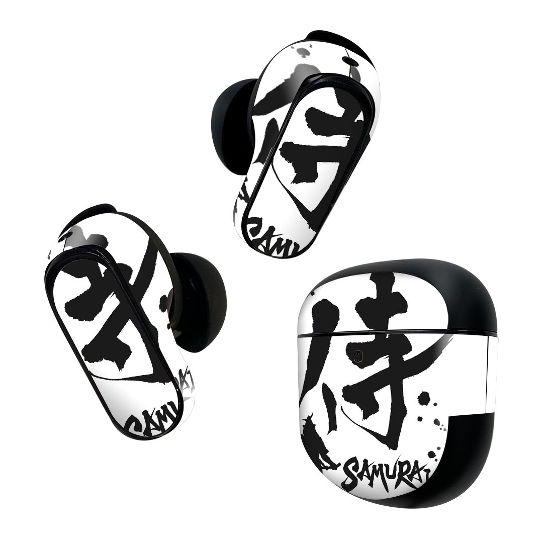 製品名 Bose QuietComfort Earbuds II 専用デザインスキンシール セット内容 Bose QuietComfort Earbuds II 専用シール　イヤホン（左右）3枚、充電ケース用シール 1枚AirPods第3世代専用です。第1?2世代、Proシリーズには対応していません。 商品特徴 再剥離性シートを素材に採用し、細かな位置調整がしやすく貼り直しが容易です。また、エアフリーでもありますので気泡が簡単に逃げるので、キレイに貼ることができます。専用の業務プリンターを使い、商品画像と遜色のない美しい印刷仕上がり。 注意事項 画像はサンプルですので、ご覧の環境によっては多少色味に違いを感じる場合がございます。 イメージと違った、モニターと色味が異なるという理由での交換や返金はご対応出来かねます。スキンシールのみの販売で、機器本体や充電ケース本体は付属しません。シワができた場合、ドライヤーなどで軽く温め、外側に向けてシワを伸ばすように貼ってください。初回貼付時の位置調整や貼り直しは可能ですが、しっかりと押し付けて接着させた後の再剥離、再利用は保証しておりません。また接着部に油分や汚れが付着しますと角の部分は剥がれやすくなりますので、貼付時はあまり触れないようにご注意ください。無地のセミグロスシートにデザインをプリントした商品で、デコなどの加工はございません。 凹凸や光沢があるように見えたり布地や金属を素材にしたように見える商品もありますが、デザインの図版によるものです。印刷時に微妙な画像のズレが生じる場合がございます。ご注文後に1点1点制作する受注生産品の為、不良品以外のご返品や交換は固くお断りします。 商品発送 完全受注生産のハンドメイド商品となりますので、既製品と比べて発送までお時間を頂いています。 基本的に決済確認後2~3営業日、最大で10営業日での発送となります。繁忙期や休業日明けの場合はさらに時間がかかる場合があります。 その際には別途メールにてご連絡致します。メール便の場合、発送日から到着までに2?4日ほどかかる場合が多く、紛失などの保障もご対応できかねます。あらかじめご了承下さい。