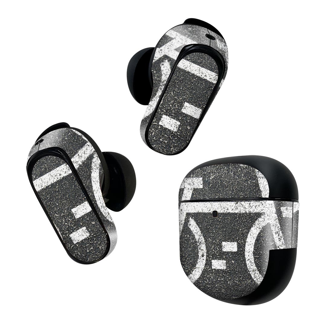 Bose QuietComfort Earbuds II 用 スキンシール ボーズ イヤバッズ2 用　ステッカー　本体3セット ケース1セット 保護 フィルム デコ 自転車　道路 001124