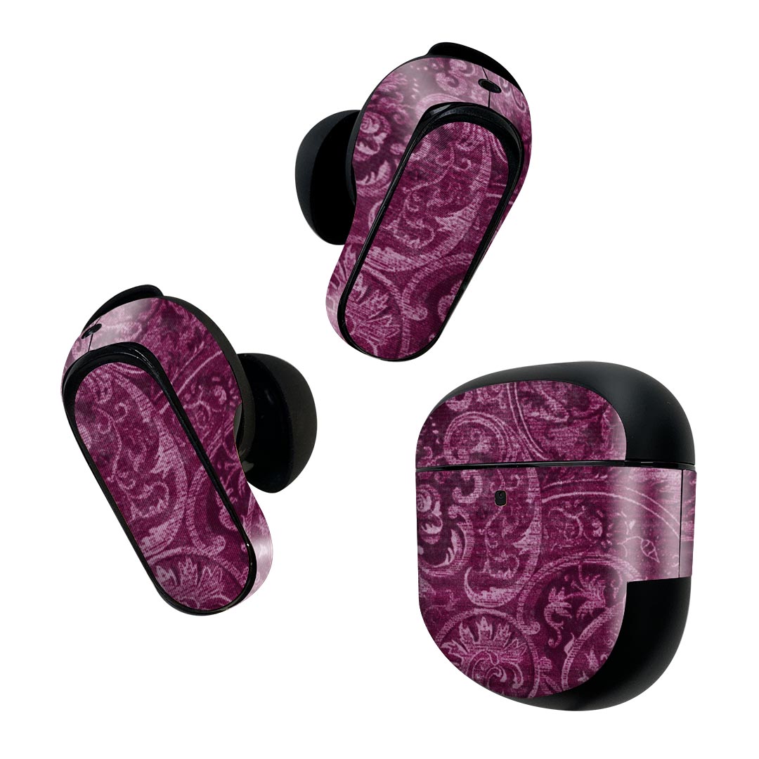 Bose QuietComfort Earbuds II 用 スキンシール ボーズ イヤバッズ2 用 ステッカー 本体3セット ケース1セット 保護 フィルム デコ ペイズリー 赤紫 001162