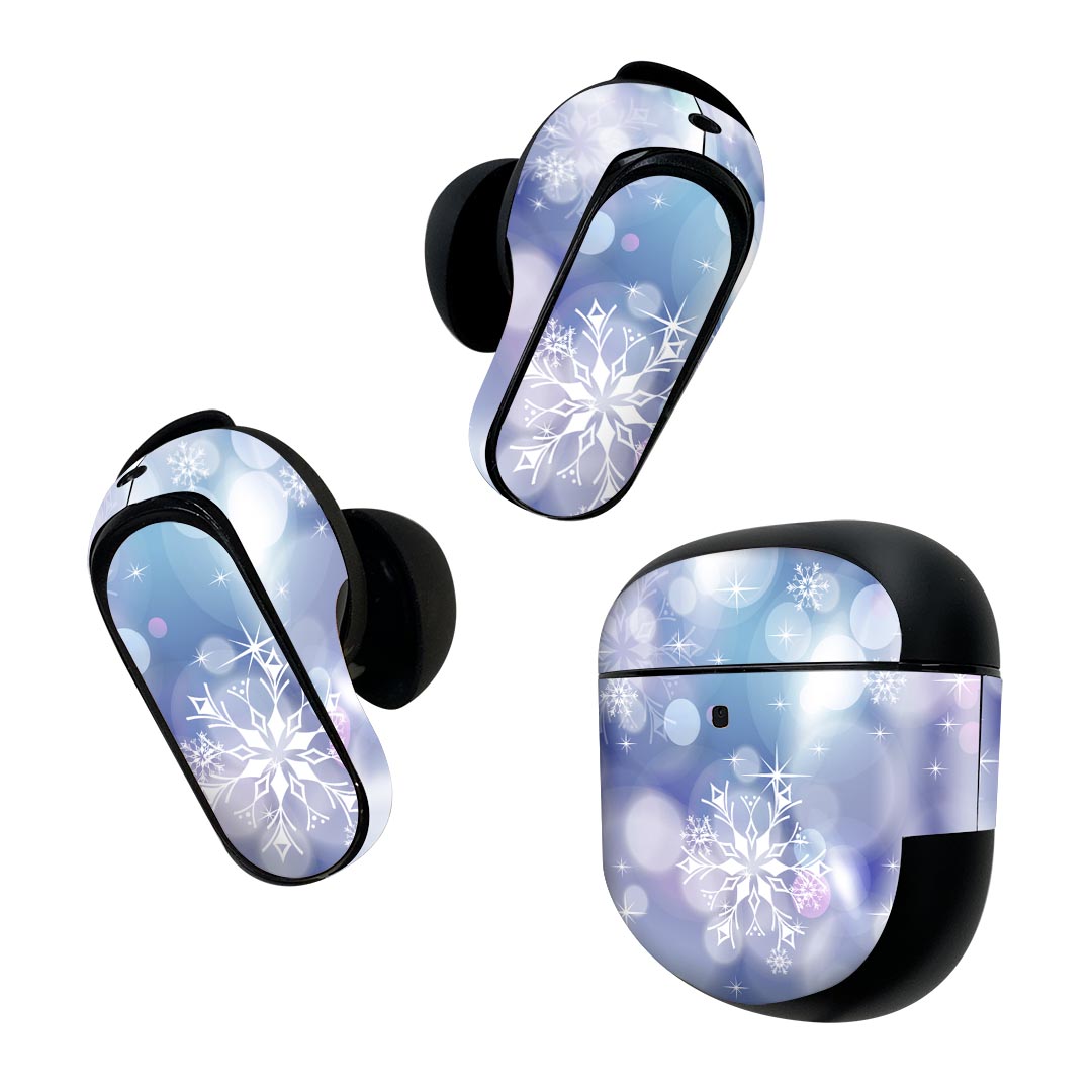 製品名 Bose QuietComfort Earbuds II 専用デザインスキンシール セット内容 Bose QuietComfort Earbuds II 専用シール　イヤホン（左右）3枚、充電ケース用シール 1枚AirPods第3世代専用です。第1?2世代、Proシリーズには対応していません。 商品特徴 再剥離性シートを素材に採用し、細かな位置調整がしやすく貼り直しが容易です。また、エアフリーでもありますので気泡が簡単に逃げるので、キレイに貼ることができます。専用の業務プリンターを使い、商品画像と遜色のない美しい印刷仕上がり。 注意事項 画像はサンプルですので、ご覧の環境によっては多少色味に違いを感じる場合がございます。 イメージと違った、モニターと色味が異なるという理由での交換や返金はご対応出来かねます。スキンシールのみの販売で、機器本体や充電ケース本体は付属しません。シワができた場合、ドライヤーなどで軽く温め、外側に向けてシワを伸ばすように貼ってください。初回貼付時の位置調整や貼り直しは可能ですが、しっかりと押し付けて接着させた後の再剥離、再利用は保証しておりません。また接着部に油分や汚れが付着しますと角の部分は剥がれやすくなりますので、貼付時はあまり触れないようにご注意ください。無地のセミグロスシートにデザインをプリントした商品で、デコなどの加工はございません。 凹凸や光沢があるように見えたり布地や金属を素材にしたように見える商品もありますが、デザインの図版によるものです。印刷時に微妙な画像のズレが生じる場合がございます。ご注文後に1点1点制作する受注生産品の為、不良品以外のご返品や交換は固くお断りします。 商品発送 完全受注生産のハンドメイド商品となりますので、既製品と比べて発送までお時間を頂いています。 基本的に決済確認後2~3営業日、最大で10営業日での発送となります。繁忙期や休業日明けの場合はさらに時間がかかる場合があります。 その際には別途メールにてご連絡致します。メール便の場合、発送日から到着までに2?4日ほどかかる場合が多く、紛失などの保障もご対応できかねます。あらかじめご了承下さい。