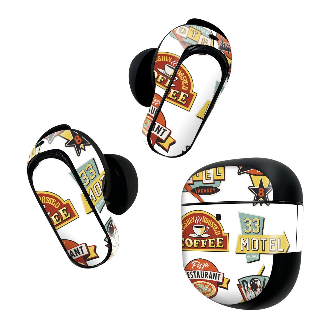 製品名 Bose QuietComfort Earbuds II 専用デザインスキンシール セット内容 Bose QuietComfort Earbuds II 専用シール　イヤホン（左右）3枚、充電ケース用シール 1枚AirPods第3世代専用です。第1?2世代、Proシリーズには対応していません。 商品特徴 再剥離性シートを素材に採用し、細かな位置調整がしやすく貼り直しが容易です。また、エアフリーでもありますので気泡が簡単に逃げるので、キレイに貼ることができます。専用の業務プリンターを使い、商品画像と遜色のない美しい印刷仕上がり。 注意事項 画像はサンプルですので、ご覧の環境によっては多少色味に違いを感じる場合がございます。 イメージと違った、モニターと色味が異なるという理由での交換や返金はご対応出来かねます。スキンシールのみの販売で、機器本体や充電ケース本体は付属しません。シワができた場合、ドライヤーなどで軽く温め、外側に向けてシワを伸ばすように貼ってください。初回貼付時の位置調整や貼り直しは可能ですが、しっかりと押し付けて接着させた後の再剥離、再利用は保証しておりません。また接着部に油分や汚れが付着しますと角の部分は剥がれやすくなりますので、貼付時はあまり触れないようにご注意ください。無地のセミグロスシートにデザインをプリントした商品で、デコなどの加工はございません。 凹凸や光沢があるように見えたり布地や金属を素材にしたように見える商品もありますが、デザインの図版によるものです。印刷時に微妙な画像のズレが生じる場合がございます。ご注文後に1点1点制作する受注生産品の為、不良品以外のご返品や交換は固くお断りします。 商品発送 完全受注生産のハンドメイド商品となりますので、既製品と比べて発送までお時間を頂いています。 基本的に決済確認後2~3営業日、最大で10営業日での発送となります。繁忙期や休業日明けの場合はさらに時間がかかる場合があります。 その際には別途メールにてご連絡致します。メール便の場合、発送日から到着までに2?4日ほどかかる場合が多く、紛失などの保障もご対応できかねます。あらかじめご了承下さい。